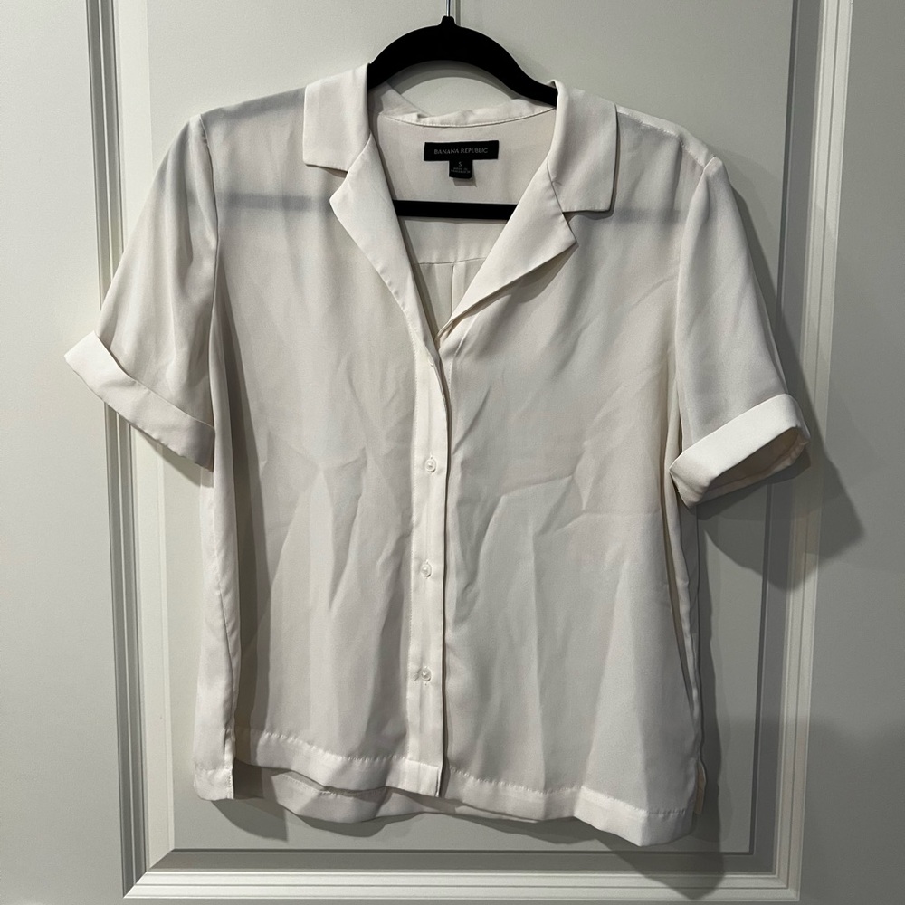 Short sleeve button down